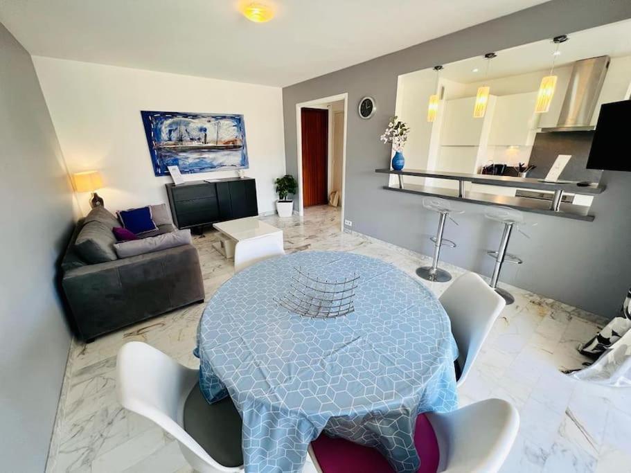 Le Pinede - Apt 4 Prs- Parking - Clim - 500M Plages Antibes Bagian luar foto