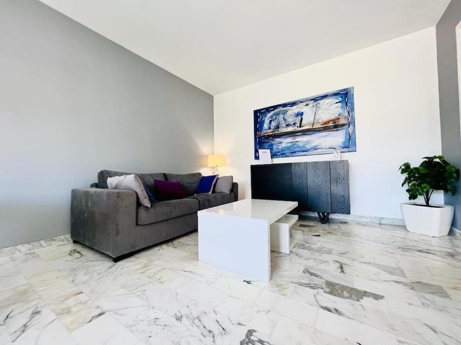 Le Pinede - Apt 4 Prs- Parking - Clim - 500M Plages Antibes Bagian luar foto