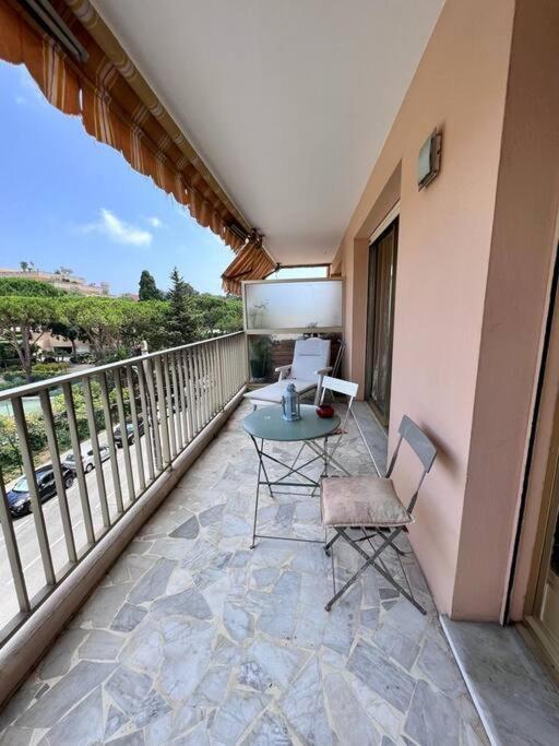 Le Pinede - Apt 4 Prs- Parking - Clim - 500M Plages Antibes Bagian luar foto