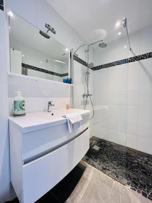 Le Pinede - Apt 4 Prs- Parking - Clim - 500M Plages Antibes Bagian luar foto